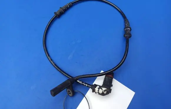 Mercedes-Benz C W203 ABS brake wheel speed sensor A2035400417 2105407681