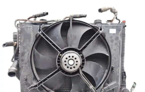 Mercedes-Benz CLK A208 C208 Coolant radiator A2025000593 A2025008203