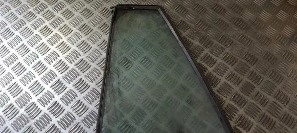 Mercedes-Benz E W124 Rear side window