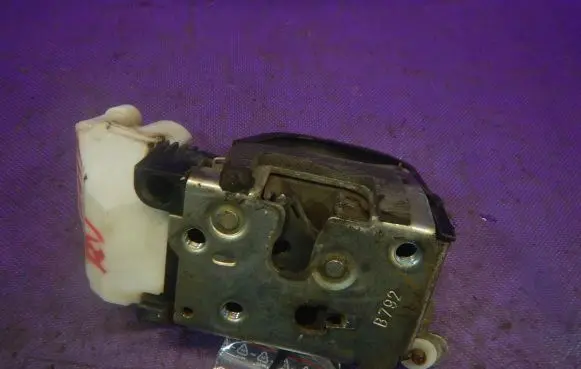 Alfa Romeo 147 Front door lock