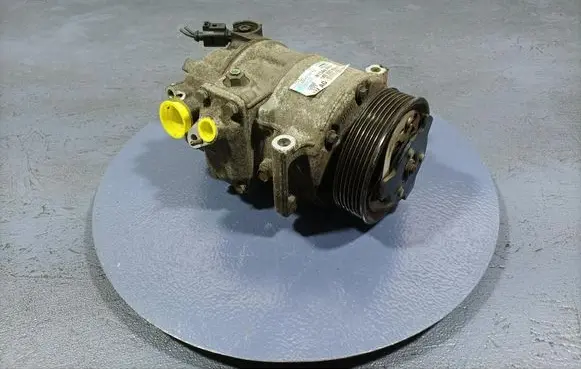 Volkswagen PASSAT B6 Air conditioning (A/C) compressor (pump) 1K0820859F