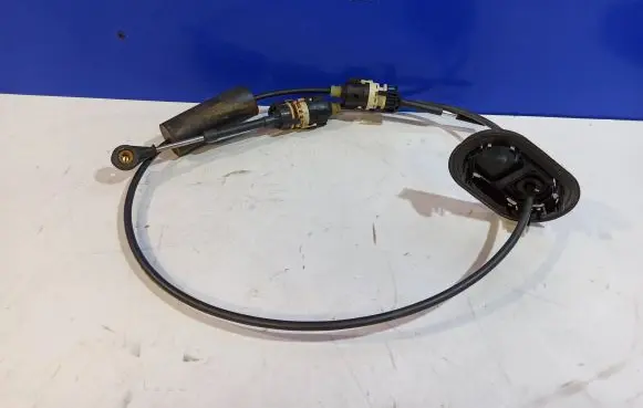 Saab 9-5 Gear shift cable linkage 13219325