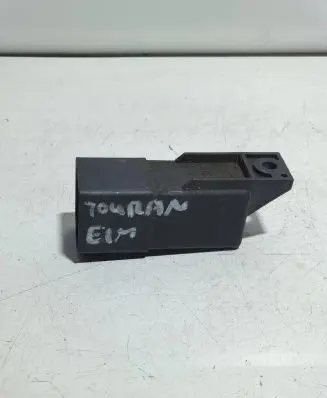 Volkswagen Touran I Glow plug pre-heat relay 03G907282A 0522120505 3154951
