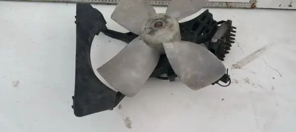 Mitsubishi Galant Radiator cooling fan shroud