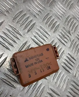 Mitsubishi Carisma Other relay MB953355