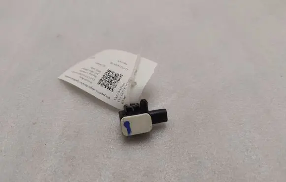 Mercedes-Benz CLA C117 X117 W117 Airbag deployment crash/impact sensor A1668210151 56054085AA