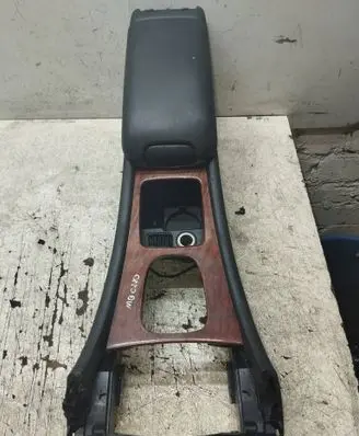 Mercedes-Benz C W203 Armrest E037611021
