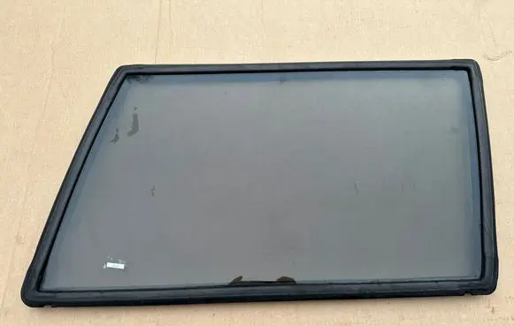 Jeep Cherokee XJ Rear side window 55235565