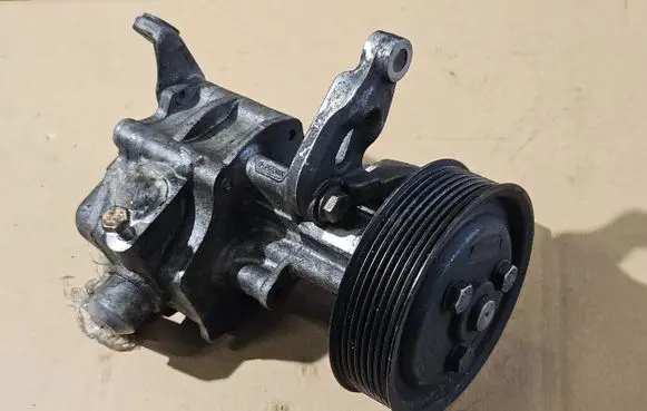 BMW X5 E70 Power steering pump 6796453