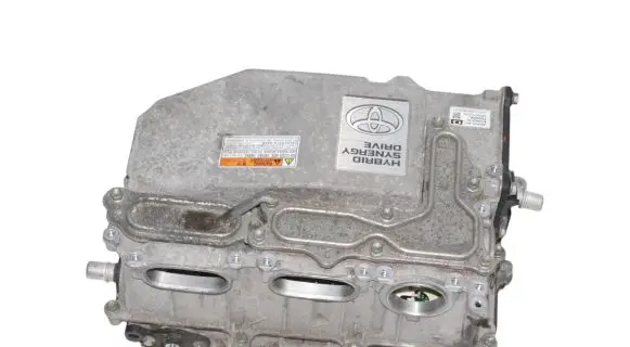 Toyota Yaris Voltage converter inverter G920052030