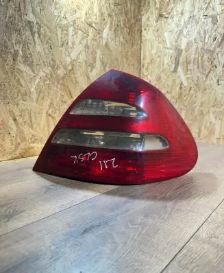 Mercedes-Benz E W211 Rear/tail lights a2118200464 11531544