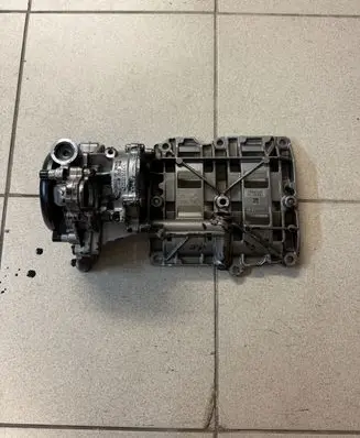 BMW X3 F25 Oil pump 7810823