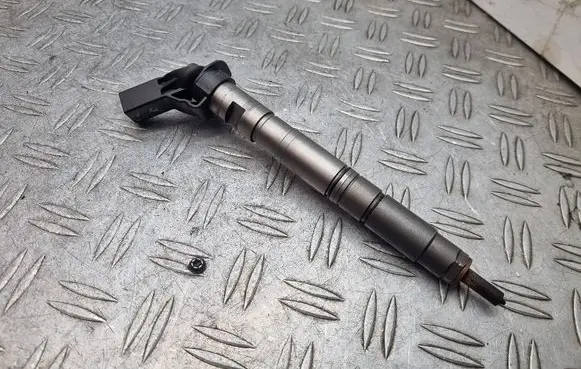 Audi Q7 4L Fuel injector 0445116015 059130277AR 0986435357