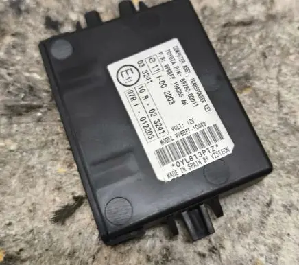 Toyota Yaris Combustion control unit/module 