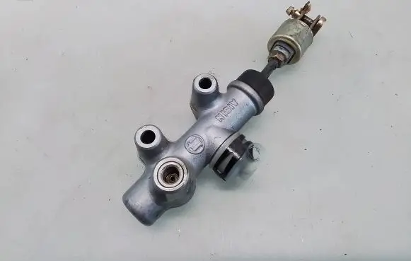 Toyota Previa (XR30, XR40) II Clutch slave cylinder 