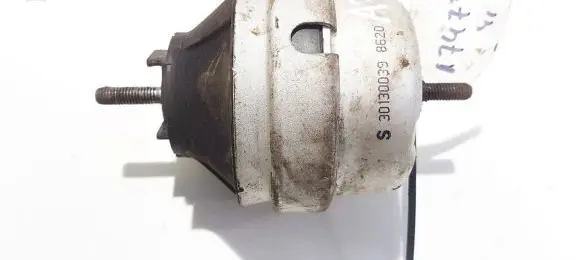 Skoda Superb B5 (3U) Engine mount bracket s30130039 8620