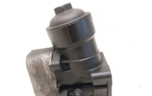Oil filter mounting bracket