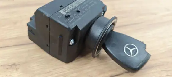 Mercedes-Benz C W203 Ignition lock 2095450908