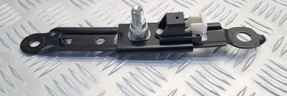 Lexus IS 220D-250-350 Seat belt adjustment rail E563003 E563001