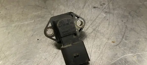 Audi A6 S6 C5 4B Air pressure sensor 059906051