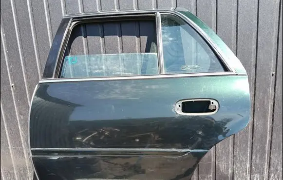 Cadillac DeVille Rear door