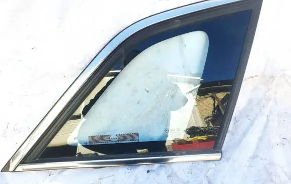 Opel Antara Rear side window