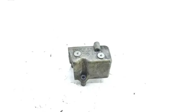 Mercedes-Benz Vito Viano W639 Engine mounting bracket a6461420042
