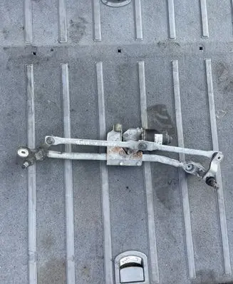 BMW 1 E81 E87 Front wiper linkage 6925706