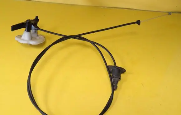 Engine bonnet/hood lock release cable