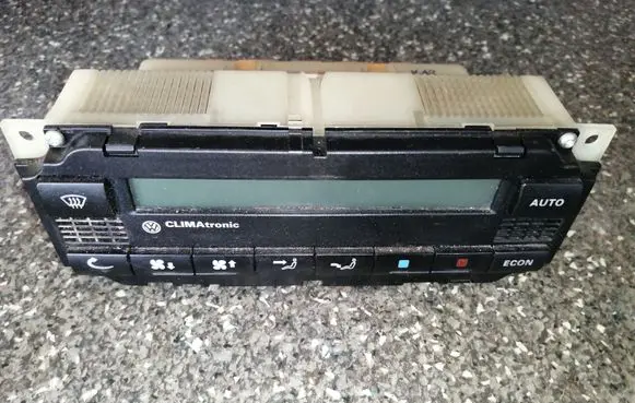 Volkswagen PASSAT B5 Climate control unit 3B1907044B