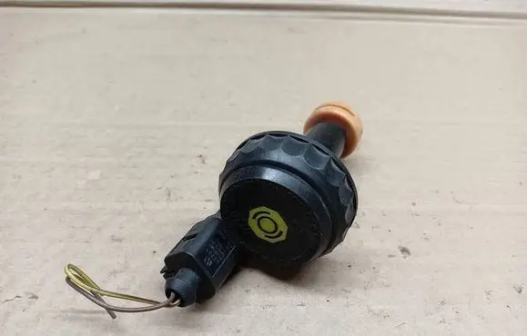 Brake fluid reservoir
