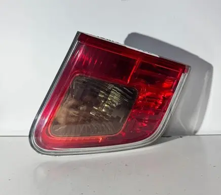 Toyota Avensis T270 Tailgate rear/tail lights 81590-05100