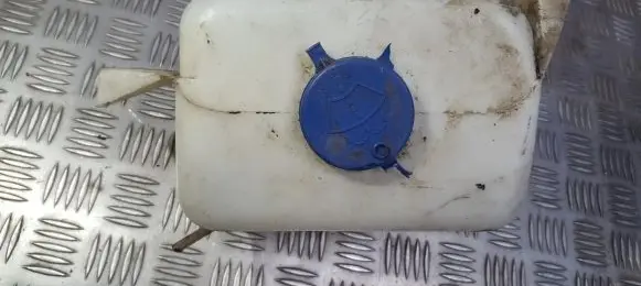 Peugeot 405 Windshield washer fluid reservoir/tank