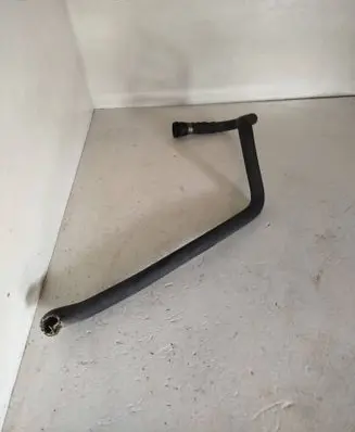 Coolant pipe/hose