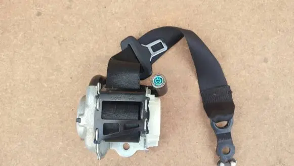 Mercedes-Benz C W205 Rear seatbelt 34134620