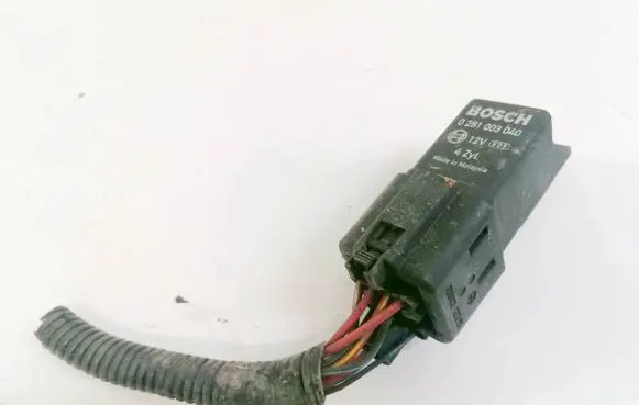 Glow plug pre-heat relay