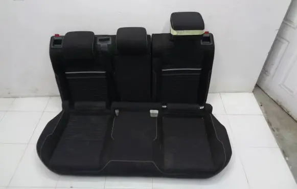 Volkswagen Golf VII Second row seats 