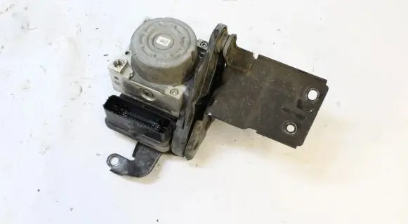 Volkswagen Touran III Master brake cylinder 5Q0614517FB