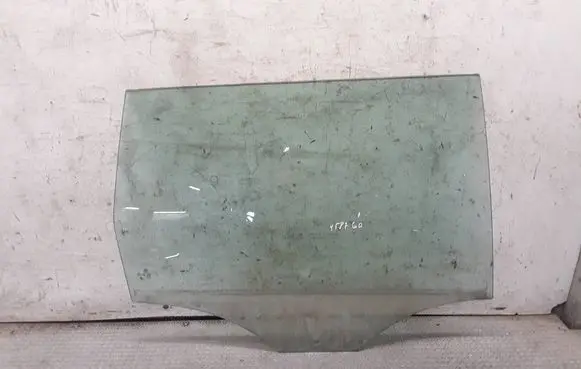 Volkswagen PASSAT B7 Rear door window glass