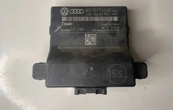 Audi A3 S3 8P Gateway control module 1K0907530AF 1K0907951