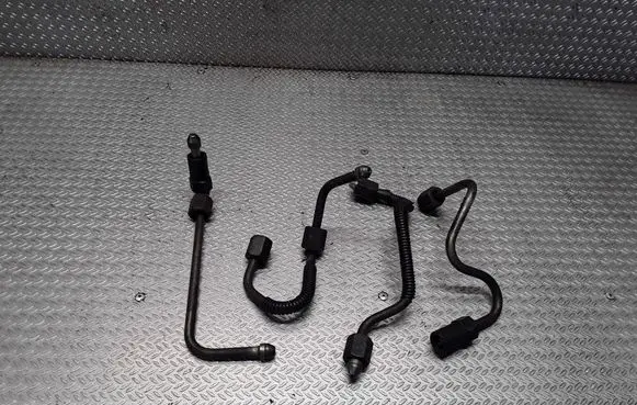 Fuel injector supply line/pipe