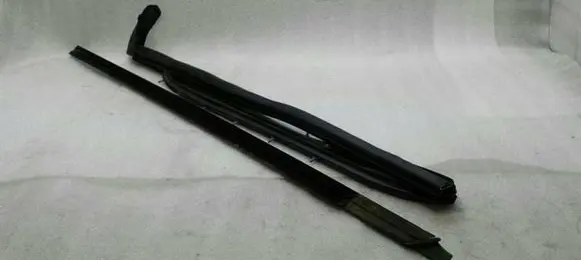 Porsche 911 991 Rubber seal front door window/glass 99153708601