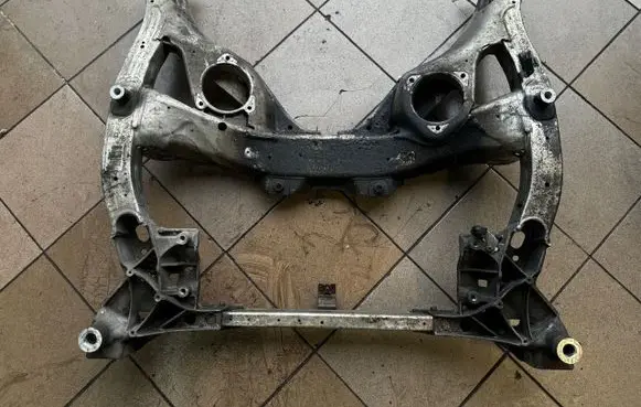 BMW 5 GT F07 Front subframe 6796693 VT6N54LL 560572831