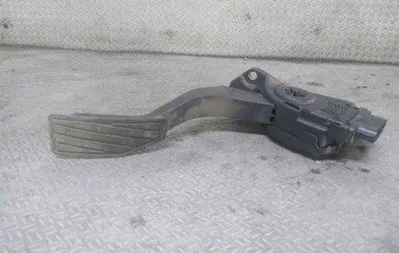 Suzuki Alto Accelerator throttle pedal 4940068K40