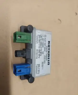 Mercedes-Benz E C207 W207 Aerial antenna amplifier A2218270042