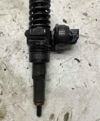 Skoda Octavia Mk2 (1Z) Fuel injector 0414720215