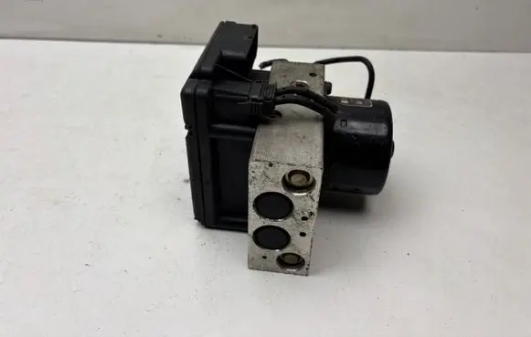 Volkswagen Golf IV ABS Pump 1J0907379Q 1J0614217E