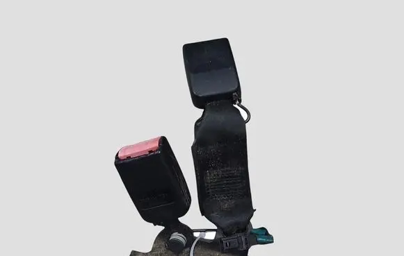 Renault Laguna III Middle seatbelt buckle (rear) 7286970 20001R