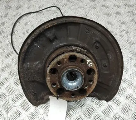 Mercedes-Benz E C207 W207 Rear wheel hub A2043500441