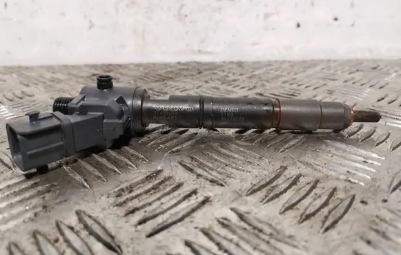 Fuel injector
